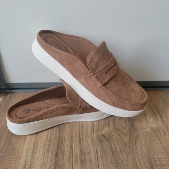 "NEW" Eurosoft Women's Suede Mules, Tan, Size 10 - Picture 2 of 7